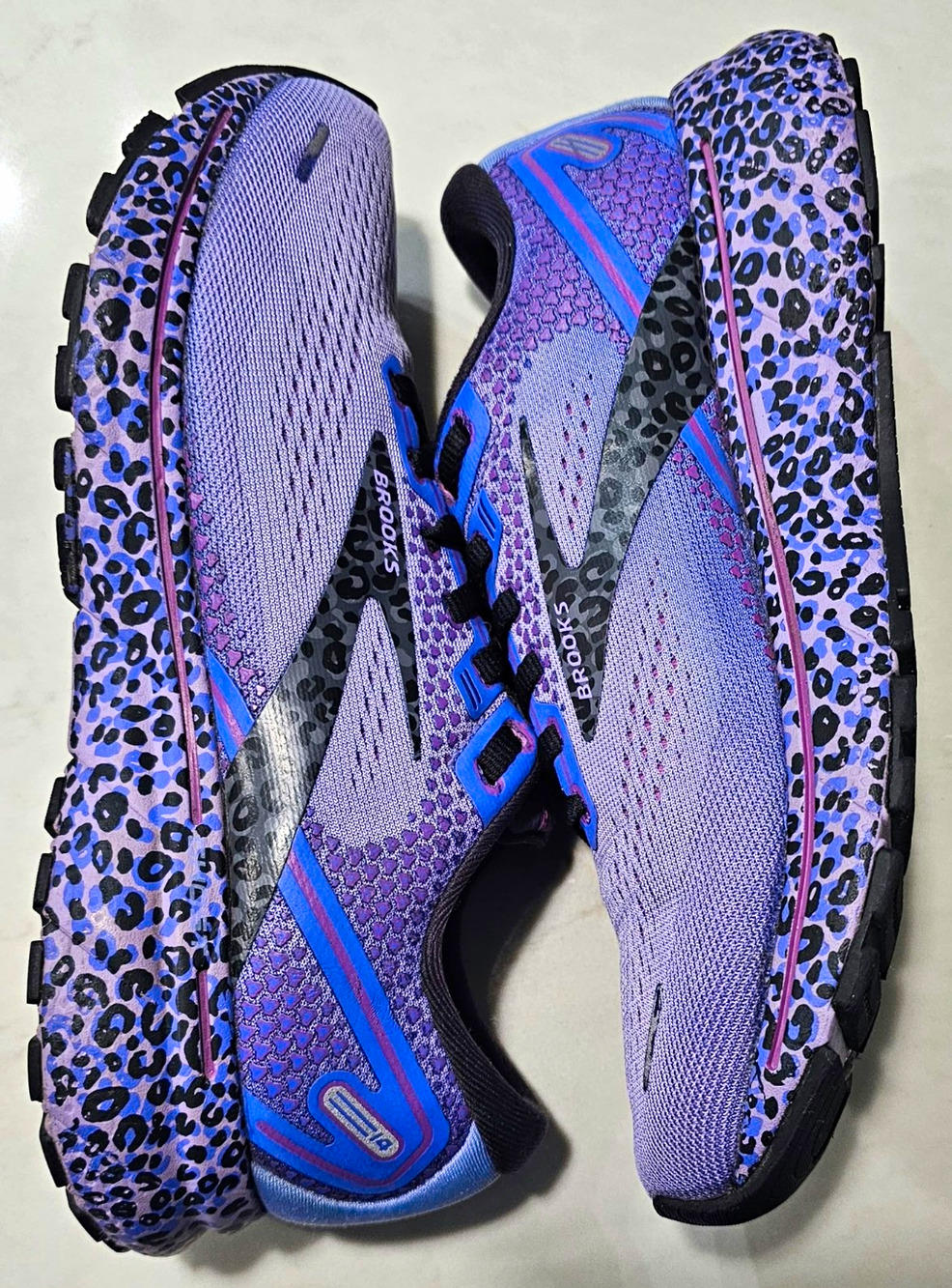 Brooks Ghost 14 Run Wild Electric Cheetah Women's Running Shoes Sz 8